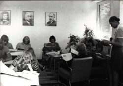 Raamatukogu lugemissaal uues õppehoones 1975. a